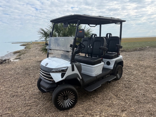 Greyson Skoll 4-Seat Forward Lifted